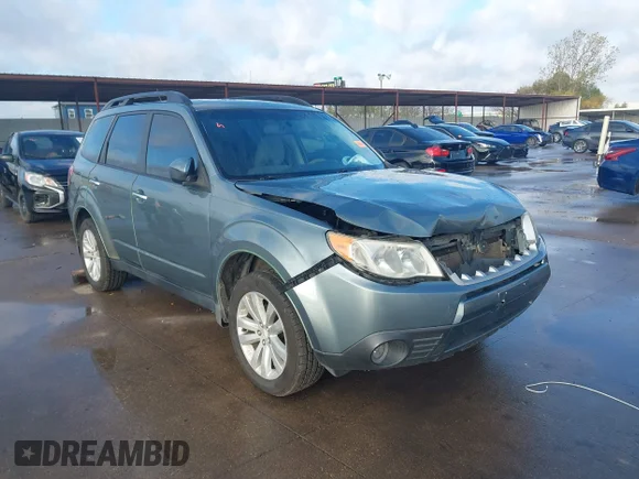 ✅ 2013 Subaru Forester X Premium • VIN: JF2SHADC3DG406266 • Лот: 43970078. Опубліковано раніше на IAAI з пробігом 180 310 миль. Безкоштовний доступ до архіву аукціонних продажів зі США та докладний звіт про історію автомобіля на DreamBid. Зображення 1.