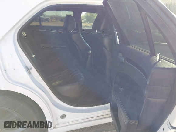 ✅ 2021 Chrysler 300 S • VIN: 2C3CCABG7MH636974 • Lot: 44520792. Wystawiony na IAAI z przebiegiem 43 595 mil. Bezpłatny archiwum sprzedaży aukcyjnych z USA i szczegółowy raport historii pojazdu na DreamBid. Zdjęcie 8.