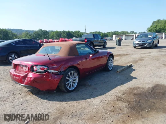 ✅ 2008 Mazda MX-5 Miata Touring • VIN: JM1NC25F980143059 • Lot: 42947012. Wystawiony na IAAI z przebiegiem 23 713 mil. Bezpłatny archiwum sprzedaży aukcyjnych z USA i szczegółowy raport historii pojazdu na DreamBid. Zdjęcie 4.