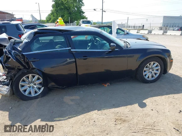 ✅ 2008 Chrysler 300 LX • VIN: 2C3KA43R18H186666 • Лот: 45129595. Опубліковано раніше на IAAI з пробігом Не вказано. Безкоштовний доступ до архіву аукціонних продажів зі США та докладний звіт про історію автомобіля на DreamBid. Зображення 4.
