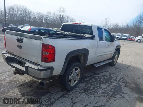 ✅ 2013 Chevrolet Silverado 2500HD LT • VIN: 1GC2KXC86DZ258179 • Lot: 44511925. Wystawiony na IAAI z przebiegiem 284 260 mil. Bezpłatny archiwum sprzedaży aukcyjnych z USA i szczegółowy raport historii pojazdu na DreamBid. Zdjęcie 4.