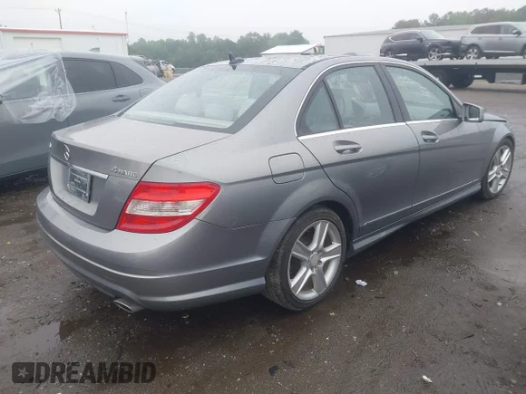 ✅ 2011 Mercedes-Benz C 300 Sport • VIN: WDDGF8BB0BR184564 • Lot: 42348518. Wystawiony na IAAI z przebiegiem 173 187 mil. Bezpłatny archiwum sprzedaży aukcyjnych z USA i szczegółowy raport historii pojazdu na DreamBid. Zdjęcie 4.