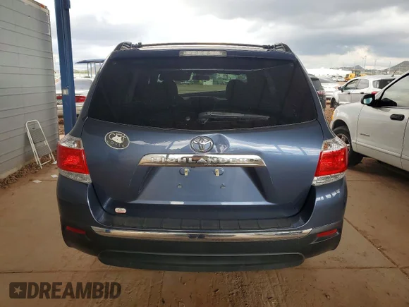 ✅ 2013 Toyota Highlander SE • VIN: 5TDZK3EH9DS101557 • Lot: 99731255. Listed on Copart with 89,406 mi. Free auction sales archive from the USA and detailed vehicle history report at DreamBid. Image 6.