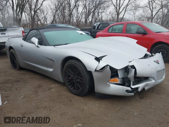 ✅ 2001 Chevrolet Corvette • VIN: 1G1YY32G715118809 • Lot: 41570974. Wystawiony na IAAI z przebiegiem 118 819 mil. Bezpłatny archiwum sprzedaży aukcyjnych z USA i szczegółowy raport historii pojazdu na DreamBid. Zdjęcie 1.