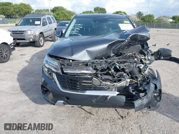 ✅ 2024 Kia Seltos S • VIN: KNDEU2AA3R7588445 • Lot: 41232837. Wystawiony na IAAI z przebiegiem Nie podano. Bezpłatny archiwum sprzedaży aukcyjnych z USA i szczegółowy raport historii pojazdu na DreamBid. Zdjęcie 6.