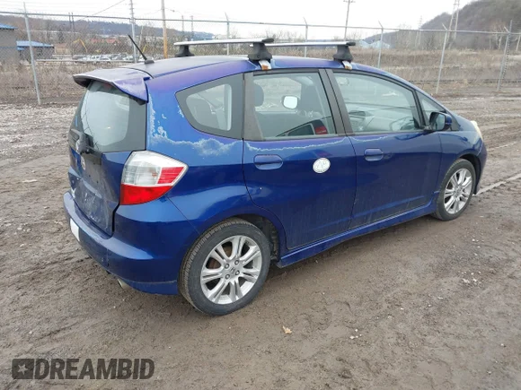 ✅ 2011 Honda Fit Sport • VIN: JHMGE8H52BC002654 • Lot: 41510195. Wystawiony na IAAI z przebiegiem 242 792 mil. Bezpłatny archiwum sprzedaży aukcyjnych z USA i szczegółowy raport historii pojazdu na DreamBid. Zdjęcie 4.