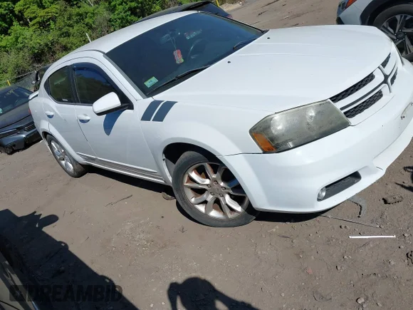 ✅ 2013 Dodge Avenger R/T • VIN: 1C3CDZBG6DN590802 • Лот: 45230069. Опубліковано раніше на IAAI з пробігом 165 509 миль. Безкоштовний доступ до архіву аукціонних продажів зі США та докладний звіт про історію автомобіля на DreamBid. Зображення 1.