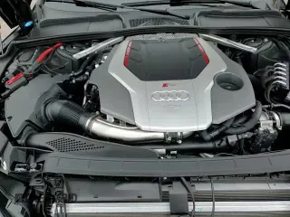 ✅ 2023 Audi RS 5 Sportback • VIN: WUAAWCF50PA904252 • Лот: 56142695. Опубликован ранее на Copart с пробегом 9 745 миль. Бесплатный доступ к архиву аукционных продаж из США и подробный отчёт об истории автомобиля на DreamBid. Изображение 13.