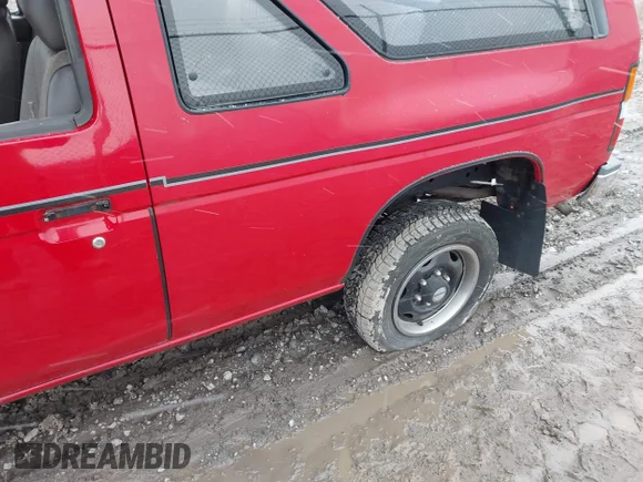 ✅ 1987 Nissan Pathfinder • VIN: JN6ND14Y6HW005841 • Lot: 44009003. Wystawiony na IAAI z przebiegiem Nie podano. Bezpłatny archiwum sprzedaży aukcyjnych z USA i szczegółowy raport historii pojazdu na DreamBid. Zdjęcie 6.