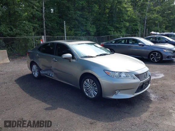 ✅ 2015 Lexus ES 330 • VIN: JTHBK1GG9F2165830 • Lot: 45353745. Wystawiony na IAAI z przebiegiem 130 619 mil. Bezpłatny archiwum sprzedaży aukcyjnych z USA i szczegółowy raport historii pojazdu na DreamBid. Zdjęcie 1.
