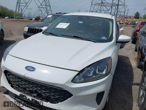 ✅ 2020 Ford Escape SE • VIN: 1FMCU0G60LUB49528 • Lot: 44723492. Listed on IAAI with 67,896 mi. Free auction sales archive from the USA and detailed vehicle history report at DreamBid. Image 2.