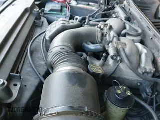 ✅ 2004 Lincoln Navigator Luxury • VIN: 5LMFU28R24LJ19050 • Lot: 42707120. Wystawiony na IAAI z przebiegiem 449 149 mil. Bezpłatny archiwum sprzedaży aukcyjnych z USA i szczegółowy raport historii pojazdu na DreamBid. Zdjęcie 19.