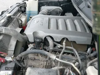 ✅ 2010 Toyota Tundra • VIN: 5TFDY5F16AX098631 • Lot: 43136930. Wystawiony na IAAI z przebiegiem 189 023 mil. Bezpłatny archiwum sprzedaży aukcyjnych z USA i szczegółowy raport historii pojazdu na DreamBid. Zdjęcie 20.