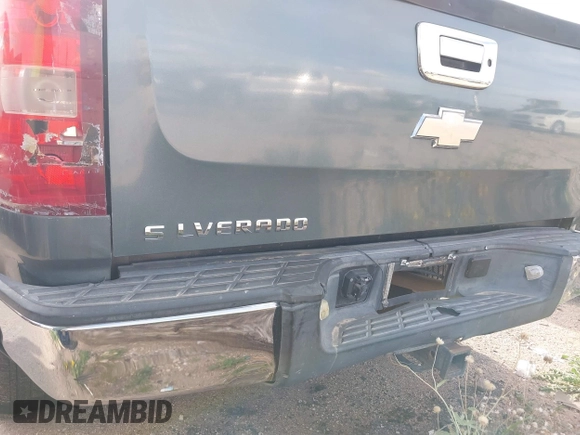 ✅ 2007 Chevrolet Silverado 1500 Work Truck • VIN: 1GCEC14X37Z594924 • Lot: 44176941. Wystawiony na IAAI z przebiegiem 154 974 mil. Bezpłatny archiwum sprzedaży aukcyjnych z USA i szczegółowy raport historii pojazdu na DreamBid. Zdjęcie 6.
