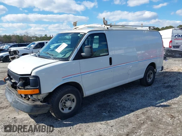 ✅ 2009 Chevrolet Express Cargo • VIN: 1GCGG25C091119716 • Lot: 41398957. Wystawiony na IAAI z przebiegiem 301 949 mil. Bezpłatny archiwum sprzedaży aukcyjnych z USA i szczegółowy raport historii pojazdu na DreamBid. Zdjęcie 2.