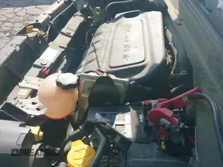 ✅ 2020 Jeep Renegade Latitude • VIN: ZACNJABB9LPL25264 • Lot: 42775190. Wystawiony na IAAI z przebiegiem 97 185 mil. Bezpłatny archiwum sprzedaży aukcyjnych z USA i szczegółowy raport historii pojazdu na DreamBid. Zdjęcie 20.