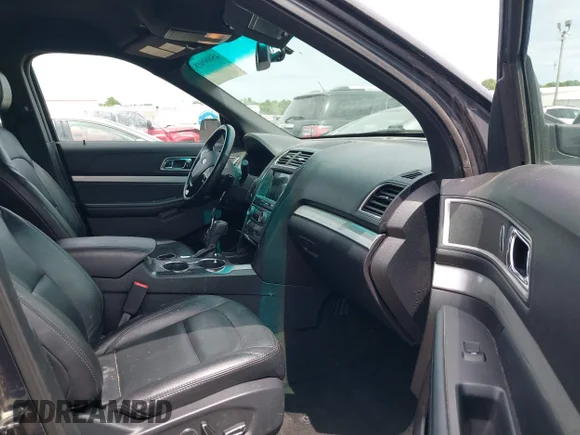 ✅ 2017 Ford Explorer XLT • VIN: 1FM5K7D86HGB38925 • Lot: 45000018. Listed on IAAI with 176,509 mi. Free auction sales archive from the USA and detailed vehicle history report at DreamBid. Image 5.