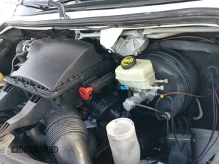 ✅ 2013 Mercedes-Benz Sprinter Cargo • VIN: WD3PE7CC3D5751000 • Lot: 41668669. Wystawiony na IAAI z przebiegiem 97 282 mil. Bezpłatny archiwum sprzedaży aukcyjnych z USA i szczegółowy raport historii pojazdu na DreamBid. Zdjęcie 19.