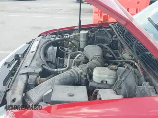 ✅ 2003 GMC Sonoma SLS • VIN: 1GTCS19X738143692 • Lot: 42644850. Wystawiony na IAAI z przebiegiem 159 027 mil. Bezpłatny archiwum sprzedaży aukcyjnych z USA i szczegółowy raport historii pojazdu na DreamBid. Zdjęcie 19.