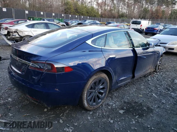 ✅ 2018 Tesla Model S 75D • VIN: 5YJSA1E28JF243712 • Лот: 69294532. Опубліковано раніше на Copart з пробігом Не вказано. Безкоштовний доступ до архіву аукціонних продажів зі США та докладний звіт про історію автомобіля на DreamBid. Зображення 3.