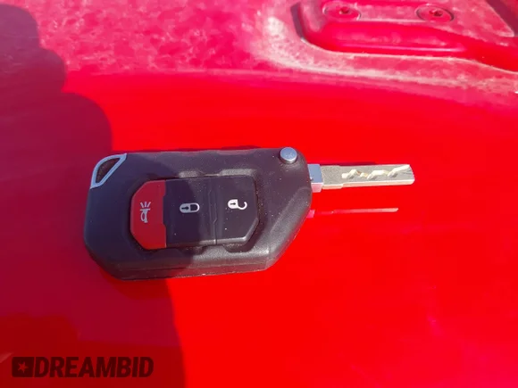 ✅ 2019 Jeep Wrangler Unlimited Sahara • VIN: 1C4HJXEN2KW514803 • Lot: 44573469. Wystawiony na IAAI z przebiegiem 67 735 mil. Bezpłatny archiwum sprzedaży aukcyjnych z USA i szczegółowy raport historii pojazdu na DreamBid. Zdjęcie 11.