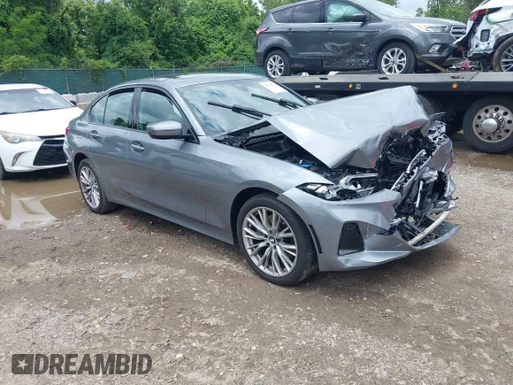 ✅ 2023 BMW 3 Series 330i xDrive • VIN: 3MW89FF07P8D04328 • Lot: 45118948. Wystawiony na IAAI z przebiegiem 18 311 mil. Bezpłatny archiwum sprzedaży aukcyjnych z USA i szczegółowy raport historii pojazdu na DreamBid. Zdjęcie 1.