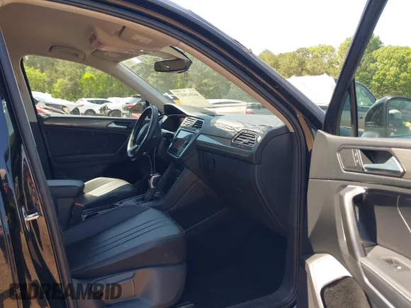 ✅ 2024 Volkswagen Tiguan SE • VIN: 3VV3B7AXXRM130570 • Lot: 44843617. Wystawiony na IAAI z przebiegiem 52 982 mil. Bezpłatny archiwum sprzedaży aukcyjnych z USA i szczegółowy raport historii pojazdu na DreamBid. Zdjęcie 5.
