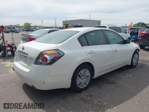 ✅ 2008 Nissan Altima SL • VIN: 1N4AL21E68N540443 • Lot: 44820398. Wystawiony na IAAI z przebiegiem 233 059 mil. Bezpłatny archiwum sprzedaży aukcyjnych z USA i szczegółowy raport historii pojazdu na DreamBid. Zdjęcie 4.