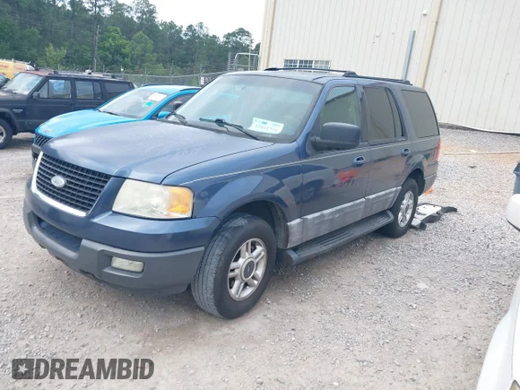 ✅ 2003 Ford Expedition Special Service • VIN: 1FMPU15L13LB57143 • Lot: 42031718. Wystawiony na IAAI z przebiegiem 516 600 mil. Bezpłatny archiwum sprzedaży aukcyjnych z USA i szczegółowy raport historii pojazdu na DreamBid. Zdjęcie 2.
