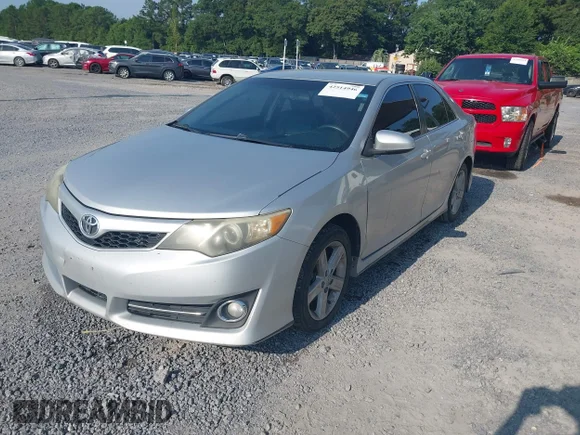 ✅ 2014 Toyota Camry L • VIN: 4T1BF1FK2EU343085 • Lot: 42514946. Wystawiony na IAAI z przebiegiem 259 142 mil. Bezpłatny archiwum sprzedaży aukcyjnych z USA i szczegółowy raport historii pojazdu na DreamBid. Zdjęcie 2.