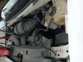 ✅ 2011 Ford Econoline Cargo Commercial • VIN: 1FTNE1EW3BDA66371 • Lot: 43733434. Wystawiony na IAAI z przebiegiem 235 646 mil. Bezpłatny archiwum sprzedaży aukcyjnych z USA i szczegółowy raport historii pojazdu na DreamBid. Zdjęcie 13.