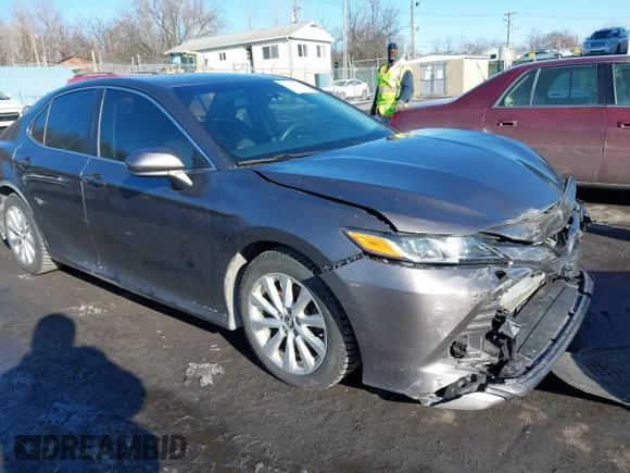 ✅ 2018 Toyota Camry SE • VIN: 4T1B11HK2JU096835 • Lot: 44213138. Wystawiony na IAAI z przebiegiem 157 151 mil. Bezpłatny archiwum sprzedaży aukcyjnych z USA i szczegółowy raport historii pojazdu na DreamBid. Zdjęcie 1.