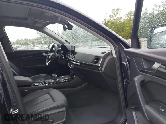 ✅ 2020 Audi Q5 Premium • VIN: WA1ANAFY4L2044644 • Lot: 45382336. Wystawiony na IAAI z przebiegiem 53 629 mil. Bezpłatny archiwum sprzedaży aukcyjnych z USA i szczegółowy raport historii pojazdu na DreamBid. Zdjęcie 5.