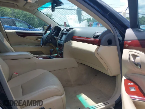 ✅ 2008 Lexus LS 460 • VIN: JTHBL46F285079901 • Лот: 42829798. Опубліковано раніше на IAAI з пробігом 101 852 миль. Безкоштовний доступ до архіву аукціонних продажів зі США та докладний звіт про історію автомобіля на DreamBid. Зображення 5.