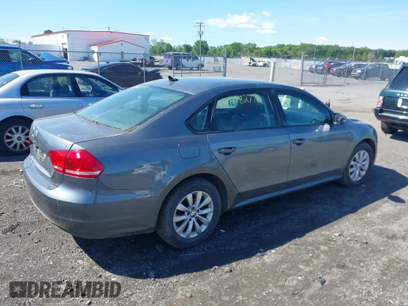 ✅ 2015 Volkswagen Passat S • VIN: 1VWAT7A33FC047928 • Lot: 45118277. Wystawiony na IAAI z przebiegiem 213 841 mil. Bezpłatny archiwum sprzedaży aukcyjnych z USA i szczegółowy raport historii pojazdu na DreamBid. Zdjęcie 4.