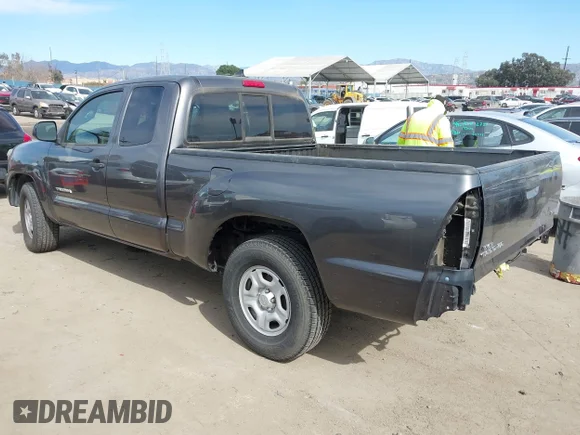 ✅ 2015 Toyota Tacoma • VIN: 5TFTX4CN6FX061716 • Lot: 41627351. Wystawiony na IAAI z przebiegiem 76 361 mil. Bezpłatny archiwum sprzedaży aukcyjnych z USA i szczegółowy raport historii pojazdu na DreamBid. Zdjęcie 3.