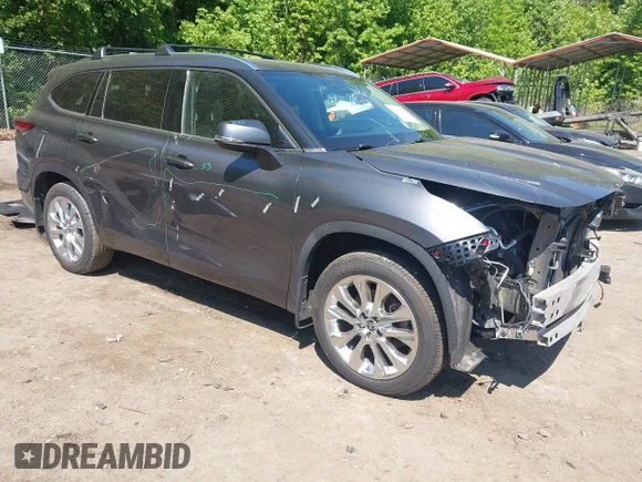✅ 2020 Toyota Highlander Limited • VIN: 5TDDZRBH9LS017282 • Lot: 45015045. Wystawiony na IAAI z przebiegiem 50 125 mil. Bezpłatny archiwum sprzedaży aukcyjnych z USA i szczegółowy raport historii pojazdu na DreamBid. Zdjęcie 1.