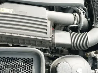 ✅ 2018 Mercedes-Benz C 300 • VIN: WDDWJ4KB1JF729495 • Lot: 43282915. Wystawiony na IAAI z przebiegiem 89 926 mil. Bezpłatny archiwum sprzedaży aukcyjnych z USA i szczegółowy raport historii pojazdu na DreamBid. Zdjęcie 19.