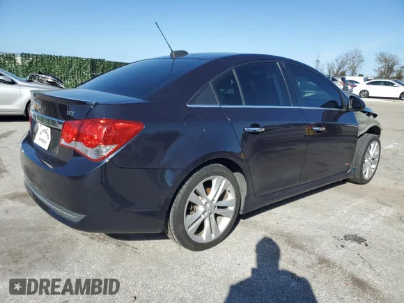 ✅ 2016 Chevrolet Cruze LTZ • VIN: 1G1PG5SB1G7183473 • Lot: 81696263. Wystawiony na Copart z przebiegiem 105 975 mil. Bezpłatny archiwum sprzedaży aukcyjnych z USA i szczegółowy raport historii pojazdu na DreamBid. Zdjęcie 3.