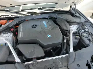 ✅ 2021 BMW 5 Series 530e • VIN: WBA13AG08MCF77886 • Лот: 66413725. Опубликован ранее на Copart с пробегом 16 334 миль. Бесплатный доступ к архиву аукционных продаж из США и подробный отчёт об истории автомобиля на DreamBid. Изображение 13.