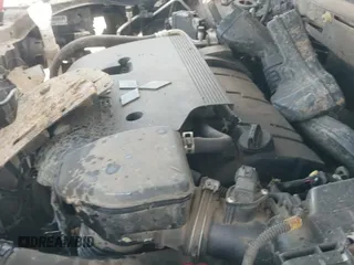 ✅ 2020 Mitsubishi Outlander SE • VIN: JA4AD3A3XLZ042723 • Lot: 42537887. Wystawiony na IAAI z przebiegiem Nie podano. Bezpłatny archiwum sprzedaży aukcyjnych z USA i szczegółowy raport historii pojazdu na DreamBid. Zdjęcie 18.