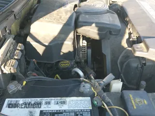 ✅ 2003 Ford Expedition Special Service • VIN: 1FMPU15L23LB97022 • Lot: 43133556. Listed on IAAI with 238,981 mi. Free auction sales archive from the USA and detailed vehicle history report at DreamBid. Image 19.