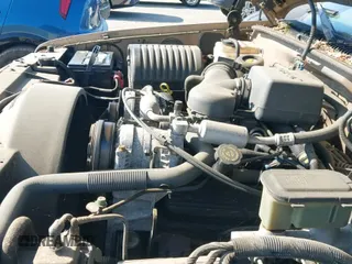 ✅ 1999 GMC Suburban • VIN: 3GKFK16R3XG524978 • Lot: 42899787. Wystawiony na IAAI z przebiegiem 69 326 mil. Bezpłatny archiwum sprzedaży aukcyjnych z USA i szczegółowy raport historii pojazdu na DreamBid. Zdjęcie 14.