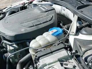 ✅ 2017 Audi A4 Progressiv • VIN: WAUBNAF43HN011208 • Lot: 43126109. Wystawiony na IAAI z przebiegiem 152 976 mil. Bezpłatny archiwum sprzedaży aukcyjnych z USA i szczegółowy raport historii pojazdu na DreamBid. Zdjęcie 19.