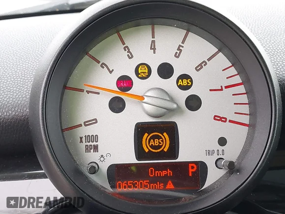 ✅ 2013 MINI Clubman • VIN: WMWZF3C51DT489508 • Лот: 41748025. Опубліковано раніше на IAAI з пробігом 65 305 миль. Безкоштовний доступ до архіву аукціонних продажів зі США та докладний звіт про історію автомобіля на DreamBid. Зображення 7.