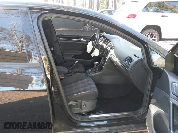 ✅ 2017 Volkswagen Golf GTI S • VIN: 3VW4T7AU7HM024840 • Lot: 44088805. Wystawiony na IAAI z przebiegiem 99 908 mil. Bezpłatny archiwum sprzedaży aukcyjnych z USA i szczegółowy raport historii pojazdu na DreamBid. Zdjęcie 5.