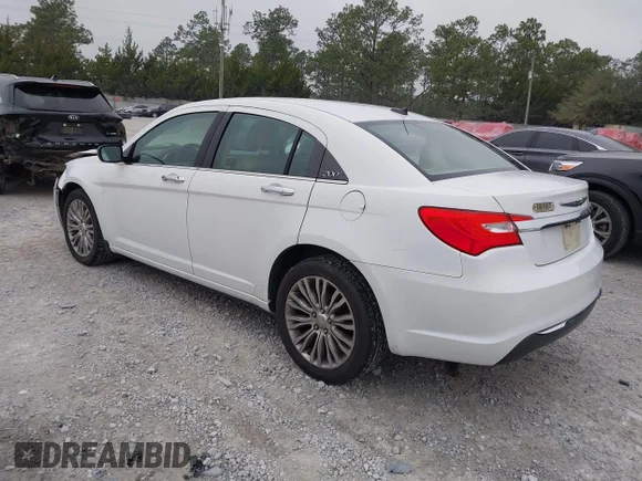 ✅ 2012 Chrysler 200 Limited • VIN: 1C3CCBCBXCN144809 • Lot: 44224998. Listed on IAAI with 195,322 mi. Free auction sales archive from the USA and detailed vehicle history report at DreamBid. Image 3.