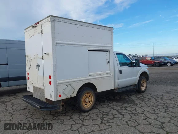✅ 2013 Ford F-250 XL • VIN: 1FDBF2B63DEB64352 • Лот: 44027671. Опубліковано раніше на IAAI з пробігом 317 165 миль. Безкоштовний доступ до архіву аукціонних продажів зі США та докладний звіт про історію автомобіля на DreamBid. Зображення 4.