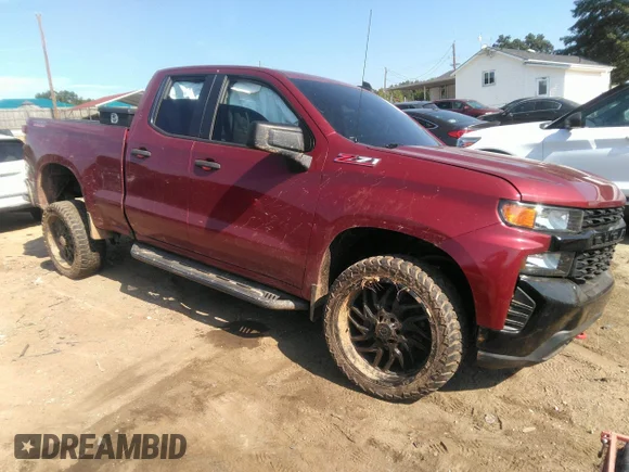 ✅ 2020 Chevrolet Silverado 1500 Custom Trail Boss • VIN: 1GCRYCEF3LZ263534 • Lot: 43289088. Wystawiony na IAAI z przebiegiem 134 581 mil. Bezpłatny archiwum sprzedaży aukcyjnych z USA i szczegółowy raport historii pojazdu na DreamBid. Zdjęcie 1.