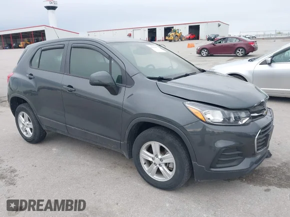 ✅ 2019 Chevrolet Trax LS • VIN: 3GNCJNSB4KL277690 • Lot: 44966457. Wystawiony na IAAI z przebiegiem Nie podano. Bezpłatny archiwum sprzedaży aukcyjnych z USA i szczegółowy raport historii pojazdu na DreamBid. Zdjęcie 1.
